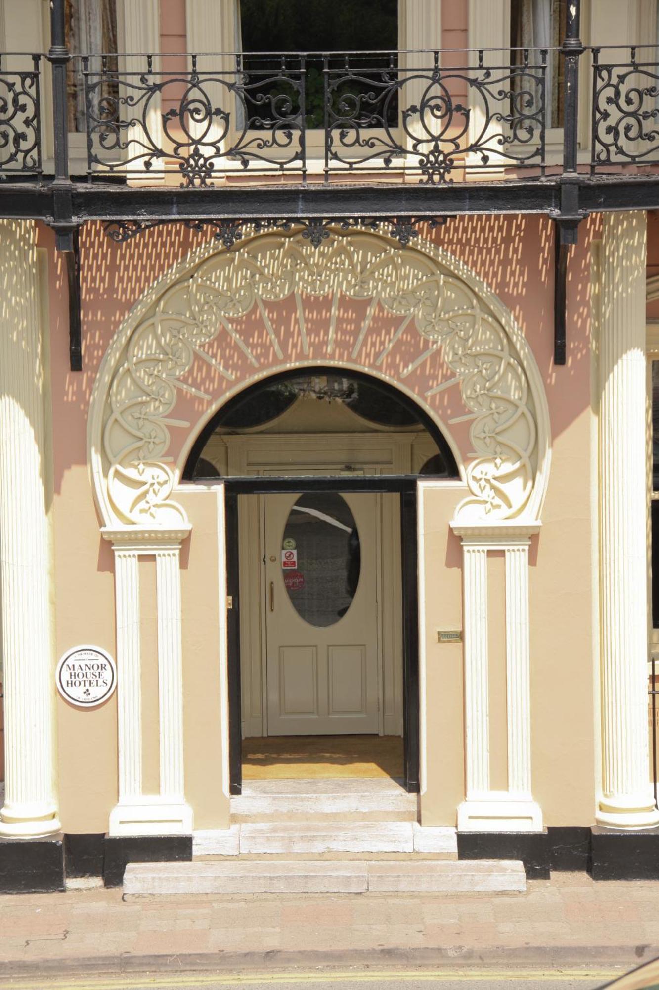 Perryville House Кинсейл Екстериор снимка