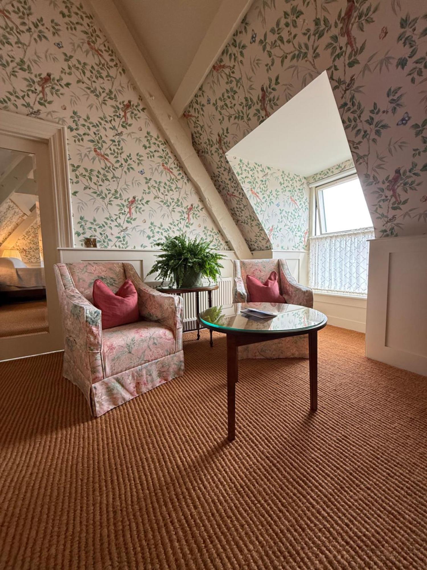Perryville House Кинсейл Екстериор снимка